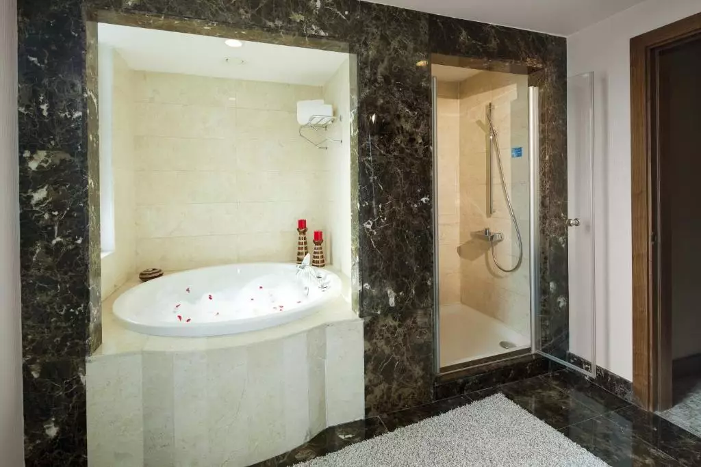 هتل ددمان قونیه اند کانوکشن سنتر